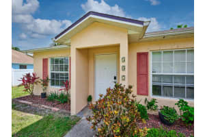 537 SW Hiawatha Street, Port Saint Lucie, FL 34953 Sold 10/23/25