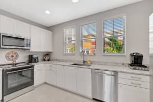 609 Amador Lane 4, West Palm Beach, FL 33401 - MLS#R11090046