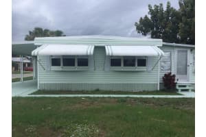 40 Monterey Way, Port Saint Lucie, FL 34952 - MLS#R11090150