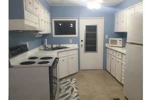 40 Monterey Way, Port Saint Lucie, FL 34952 - MLS#R11090150