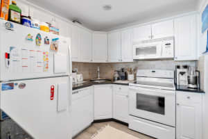 2455 NE 51st Street E102, Fort Lauderdale, FL 33308 - MLS#R11090258