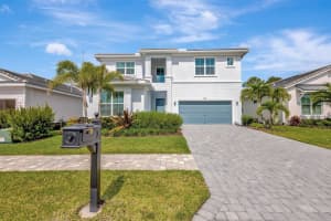 211 Se Calmo Circle, Port Saint Lucie