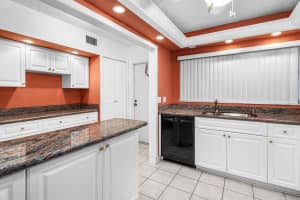 2008 Federal Highway, Boynton Beach, FL 33435 - MLS#R11090464