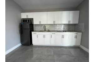 380 SW Grimaldo Ter Terrace B, Port Saint Lucie, FL 34984 - MLS#R11090567