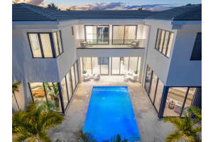 474 NE 10th Street, Boca Raton, FL 33432 Sold 07/11/25