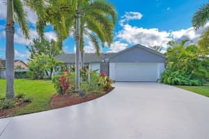 1740 Shower Tree Way, Wellington