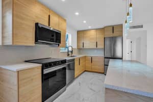 245 Saxony F, Delray Beach, FL 33446 Sold 10/17/25