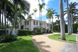 218 El Brillo Way, Palm Beach