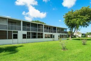 98 E Kingswood E E, West Palm Beach
