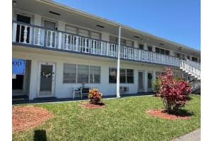 98 E Kingswood E E, West Palm Beach, FL 33417 - MLS#R11090901