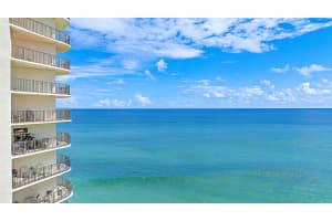 5420 N Ocean Drive 305, Singer Island, FL 33404 - MLS#R11091024