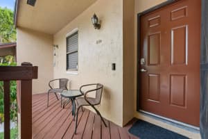 804 Lakeview Circle, Royal Palm Beach, FL 33411 Sold 07/21/25