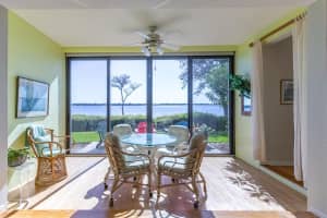 2562 Nw Seagrass Drive 7, Palm City