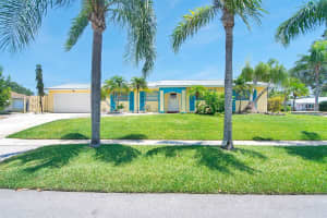 360 Saturn Avenue, Tequesta