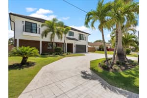 8 Leeward Circle, Tequesta, FL 33469 - MLS#R11091852