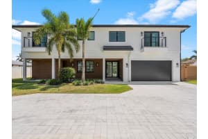 8 Leeward Circle, Tequesta, FL 33469 - MLS#R11091852