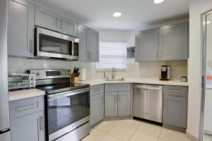 3810 Via Poinciana 401, Lake Worth, FL 33467 - MLS#R11091886