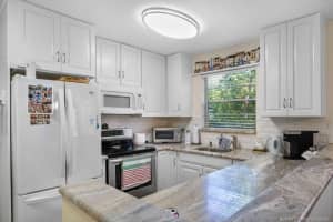 2600 SE Ocean Boulevard H7, Stuart, FL 34996 Sold 06/13/25