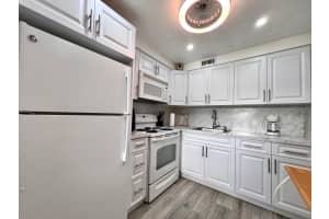 314 Chatham P, West Palm Beach, FL 33417 Sold 09/16/25