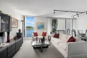 805 Bridgewood Place, Boca Raton