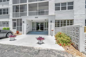 1516 S Lakeside Drive 118, Lake Worth Beach