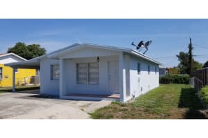 717 Hollywood Place, West Palm Beach, FL 33405 - MLS#R11092342