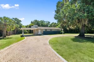 2560 50th Avenue, Vero Beach, FL 32966 Sold 07/28/25