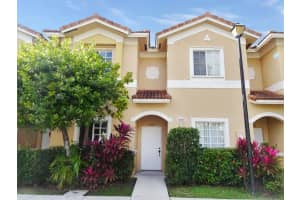 5927 Riverside Avenue, Tamarac