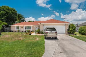 1132 SE Clifton Lane, Port Saint Lucie, FL 34983 - MLS#R11092704