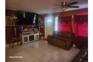 1441 W Central Street, Lantana