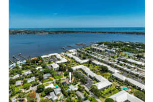 206 Se Wentworth Drive, Stuart