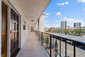 29 Yacht Club Drive, North Palm Beach, FL 33408 Sold 01/09/26