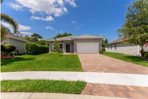 675 Ne Moss Rose Place, Port Saint Lucie