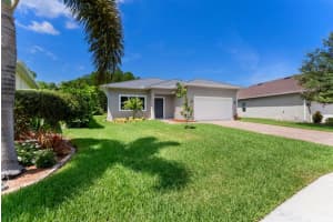 675 NE Moss Rose Place, Port Saint Lucie, FL 34983 - MLS#R11092888