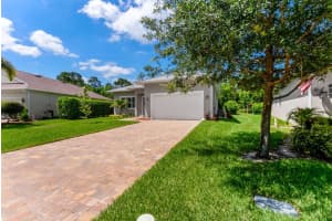 675 NE Moss Rose Place, Port Saint Lucie, FL 34983 - MLS#R11092888