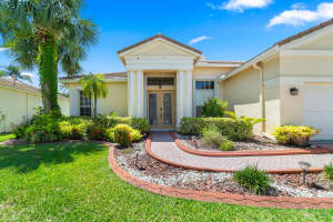 525 SW Lake Manatee Way, Port Saint Lucie, FL 34986 - MLS#R11093105