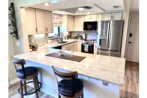 301 Sw South River Drive 206, Stuart