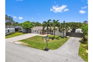 26 W Pine Tree Avenue, Lake Worth, FL 33467 Sold 07/24/25