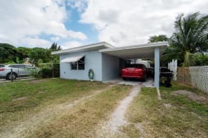 1214 Peak Road, Lantana