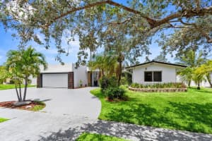 2611 NE 49 Street, Lighthouse Point, FL 33064 - MLS#R11093479