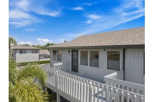 633 Centre Court SW 202, Vero Beach, FL 32962 Sold 08/29/25