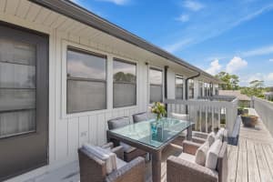 633 Centre Court SW 202, Vero Beach, FL 32962 Sold 08/29/25