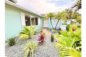 421 SE Edgewood Drive, Stuart, FL 34996 Sold 08/27/25