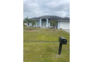 883 Sw Mccall Road, Port Saint Lucie