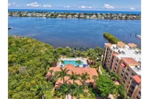 700 Scotia Drive 202, Hypoluxo