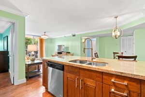 140 Yacht Club Way 207, Hypoluxo, FL 33462 - MLS#R11093633