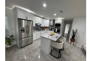 305 E 6th Street, Lehigh Acres, FL 33972 - MLS#R11093660