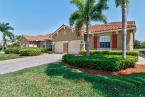 6380 Oxford Circle 104, Vero Beach