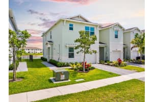 663 SE Lake Falls Street, Port Saint Lucie, FL 34984 - MLS#R11093769