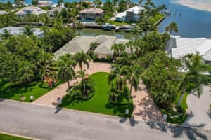 16 E High Point Road, Sewalls Point, FL 34996 Sold 09/30/25